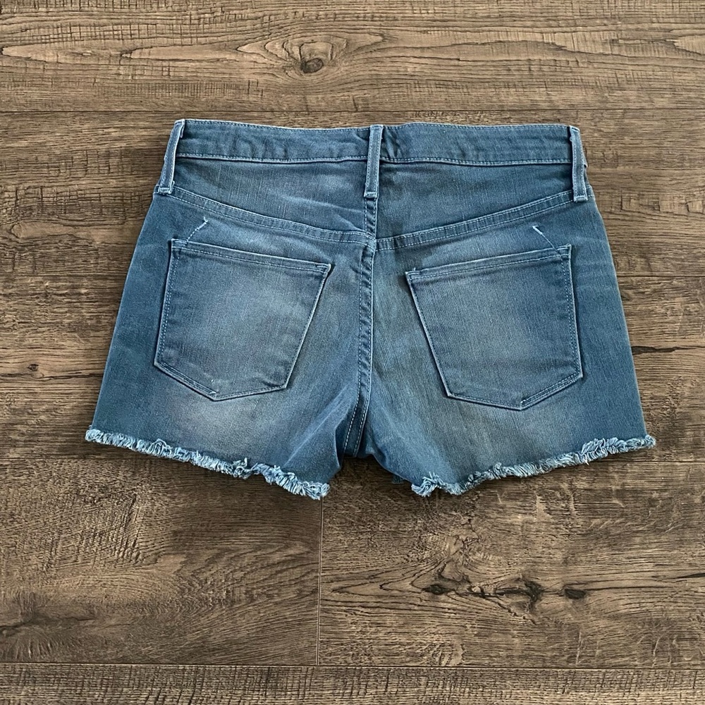 High Rise shorts - Picture 2 of 3